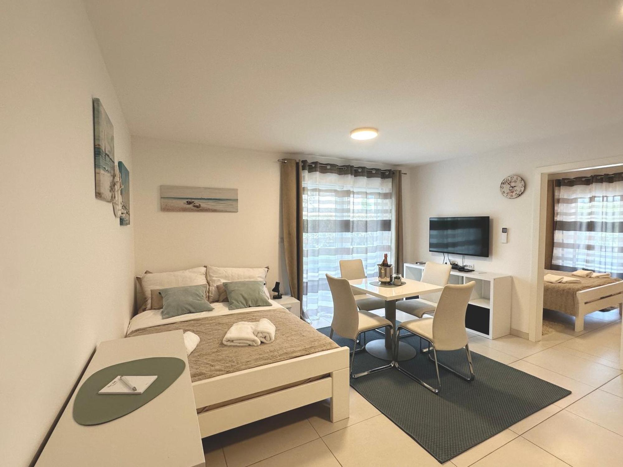 Casa Bella Apartment Малинска Екстериор снимка