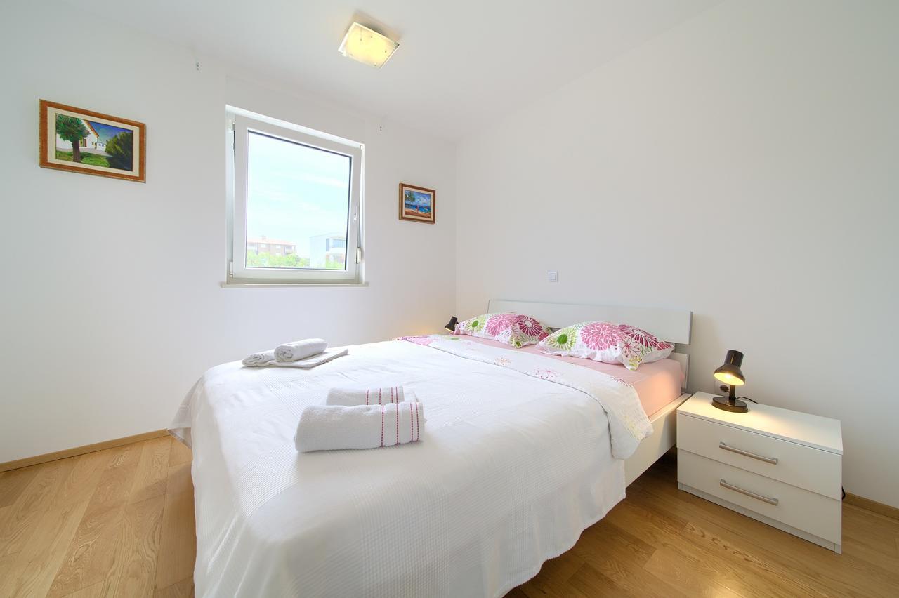 Casa Bella Apartment Малинска Екстериор снимка